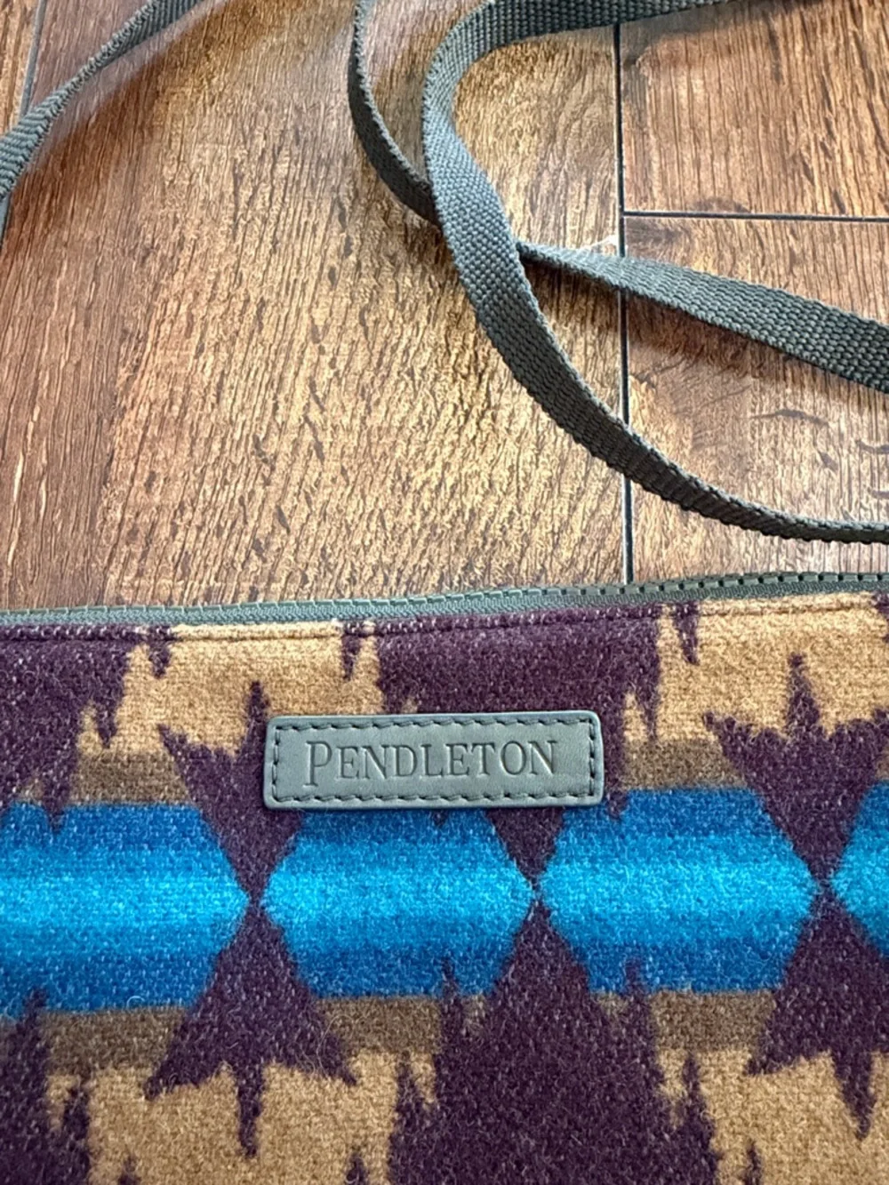 Pendleton Multicolor Aztec Wool Crossbody Bag with Olive Strap - Picture 2 of 6